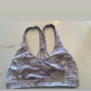 Lululemon sports bra